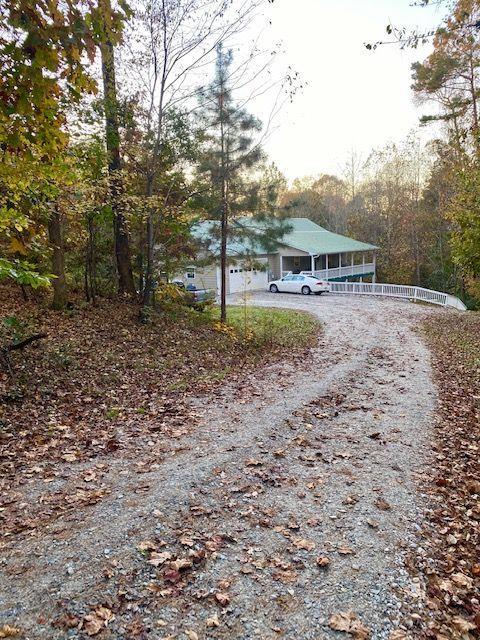 349 Jackson Woods Rd., Maysville, GA 30558