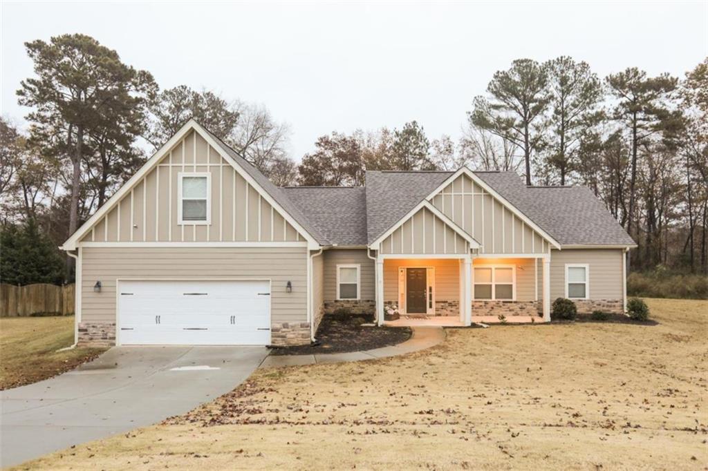 934 Golden Meadows Ln., Loganville, GA 30052