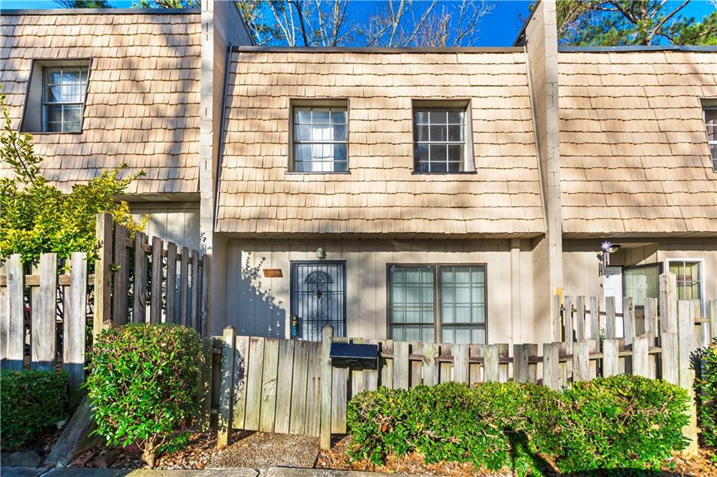 6439 Wood Cir., Morrow, GA 30260