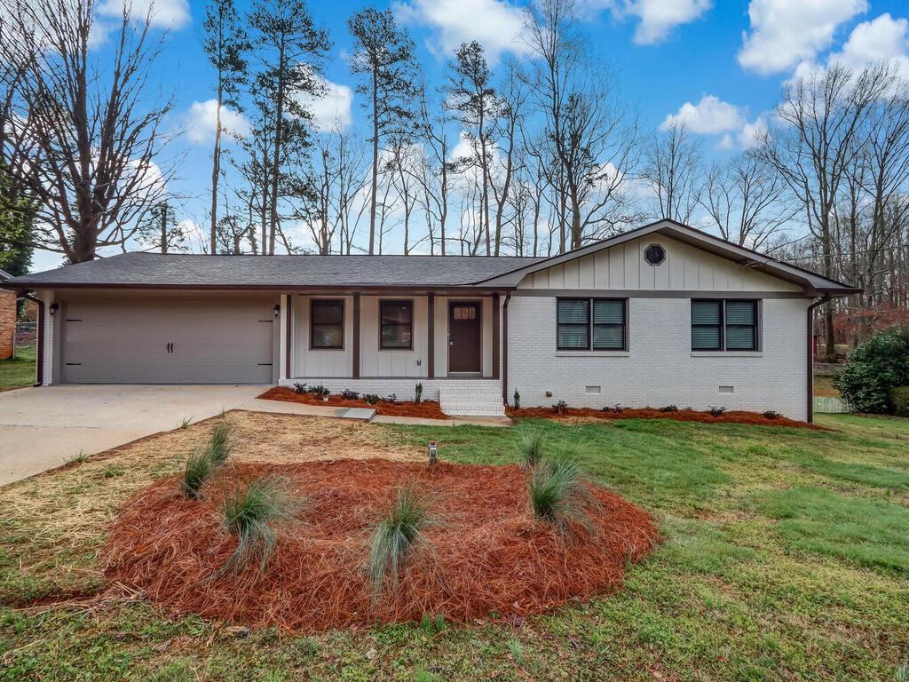 2418 Thrasher Rd., Buford, GA 30519