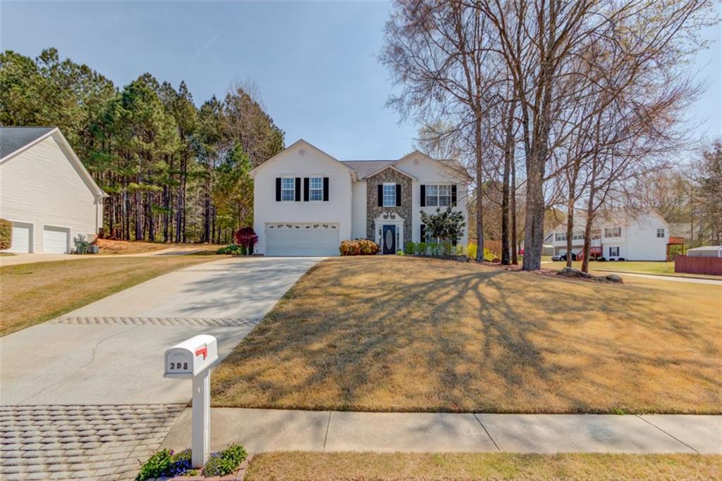 208 Clearwater Dr., Monroe, GA 30655