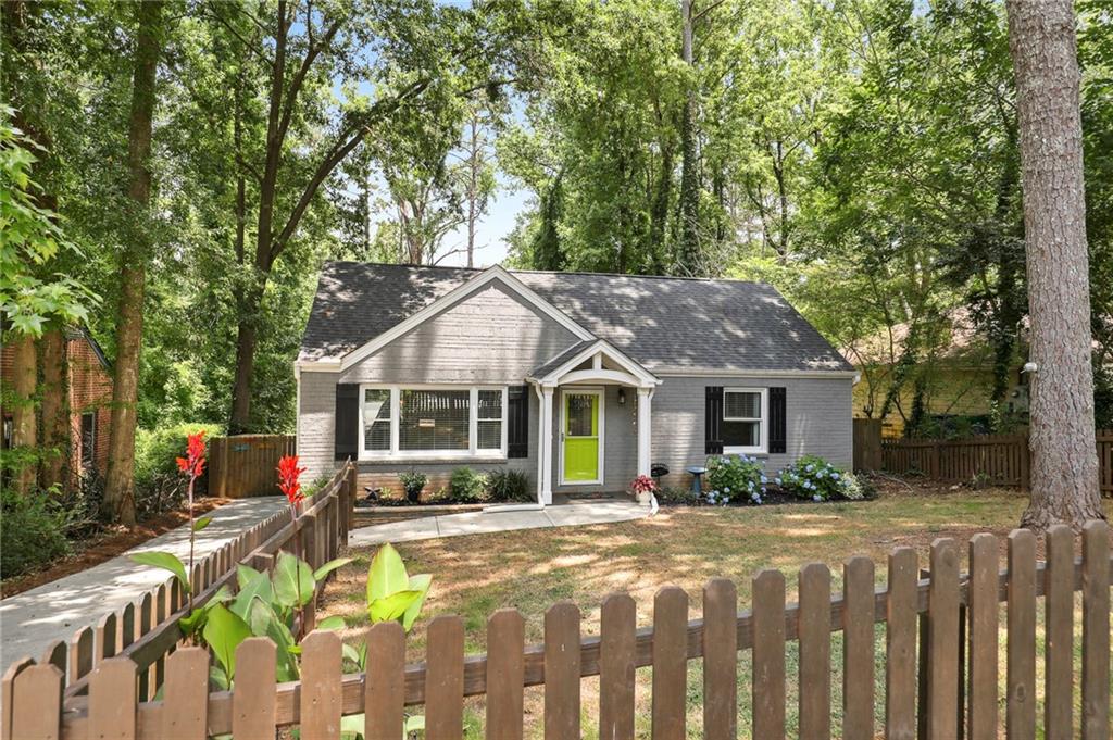 2570 Creekwood Ter., Decatur, GA 30030