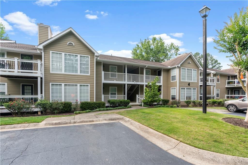 409 Berkeley Woods Dr., Duluth, GA 30096