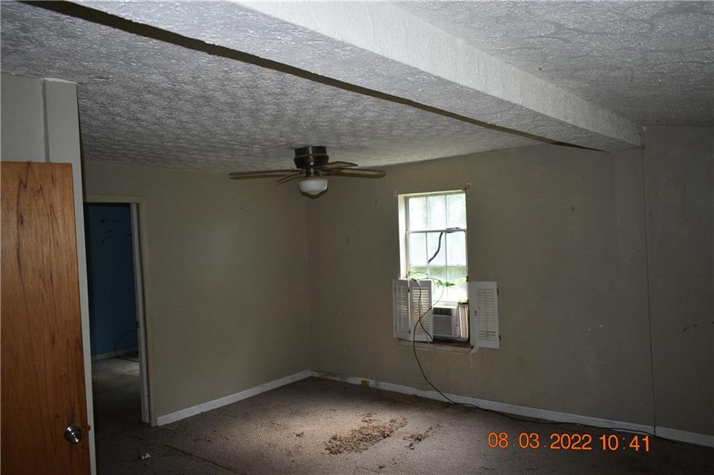 60 Yellow Ln., Grantville, GA 30220
