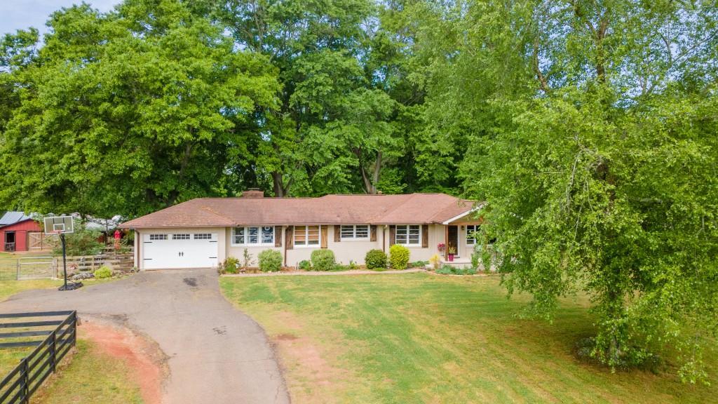 6875 Heardsville Rd., Cumming, GA 30028
