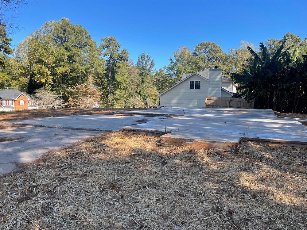 5033 Panola Woods Ct., Lithonia, GA 30038