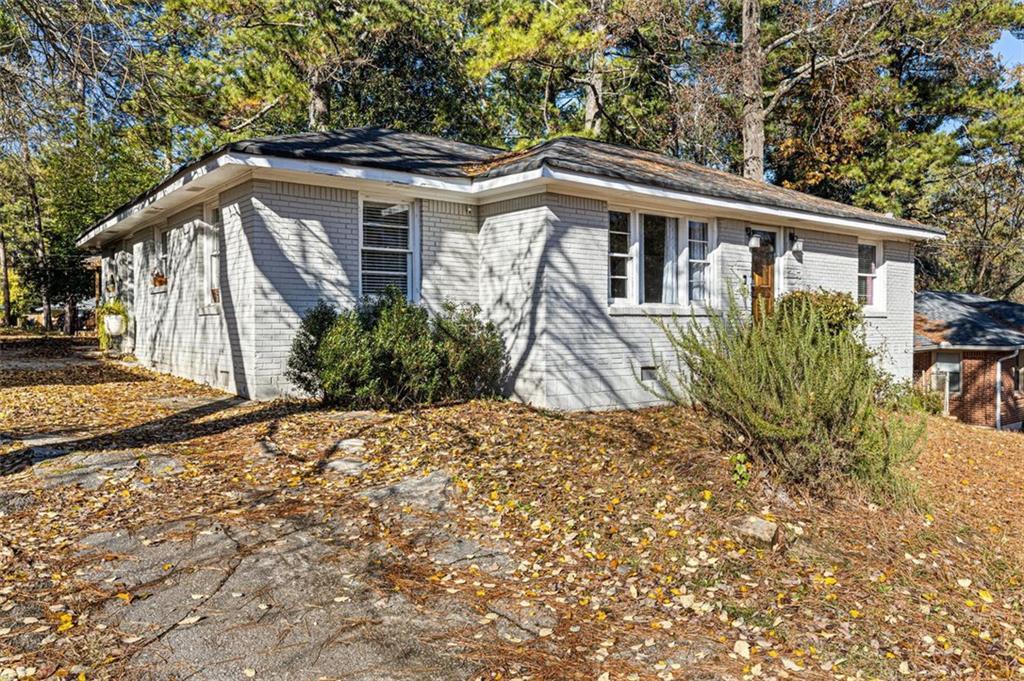 2249 Mark Tr., Decatur, GA 30032
