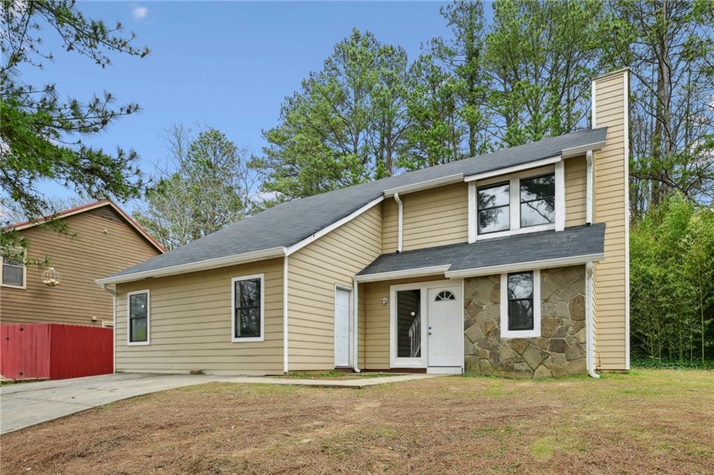 985 Chapman Ln., Stone Mountain, GA 30088