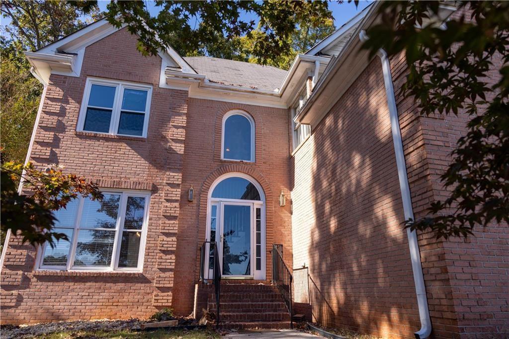 6880 Gledhill Way, Stone Mountain, GA 30087