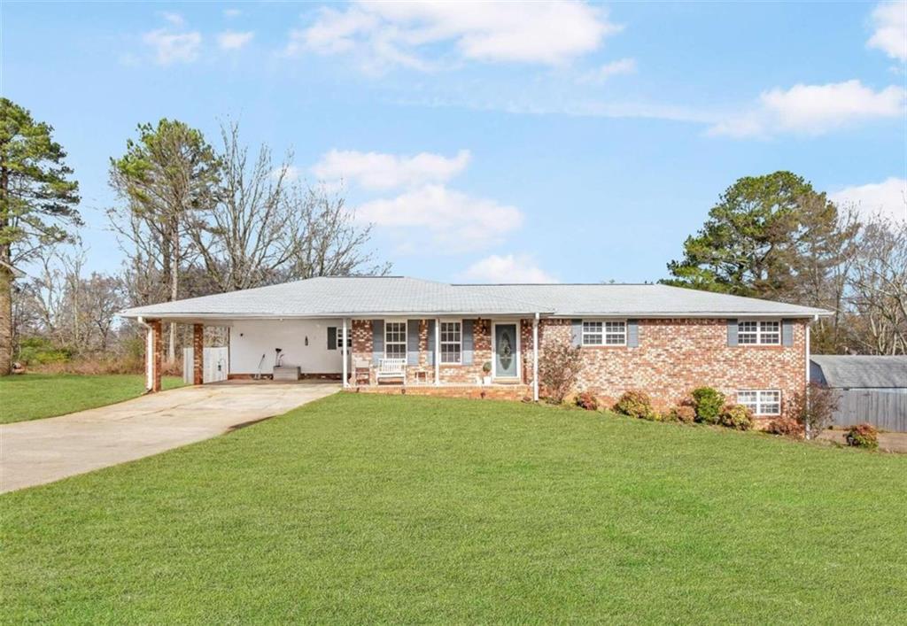 5054 Ailene Dr., Douglasville, GA 30135