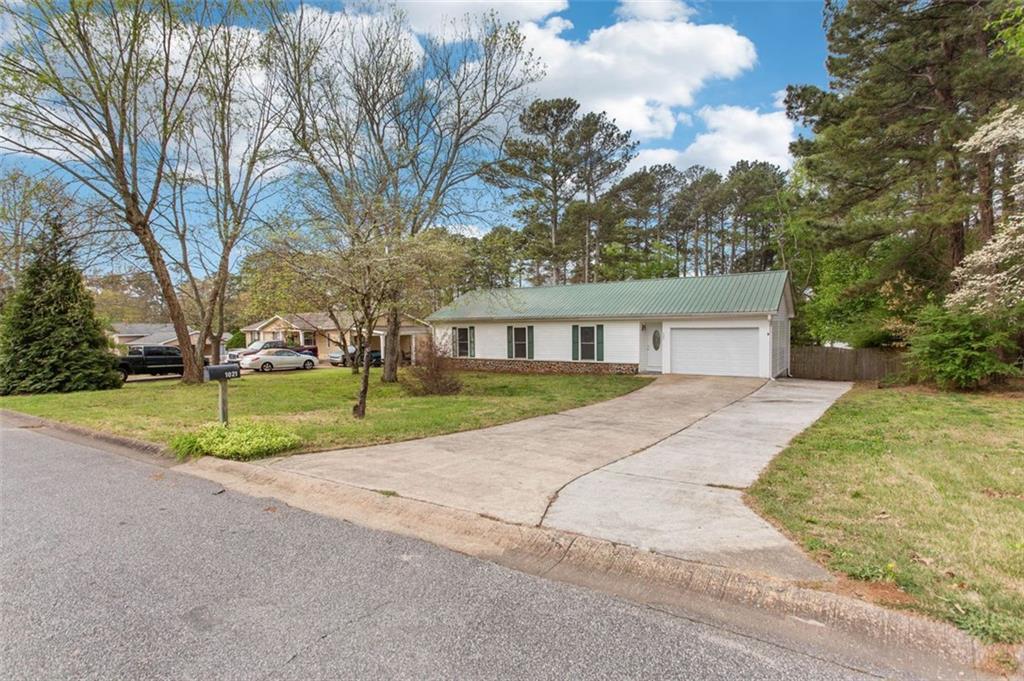 1021 Waverly Dr., Lawrenceville, GA 30046