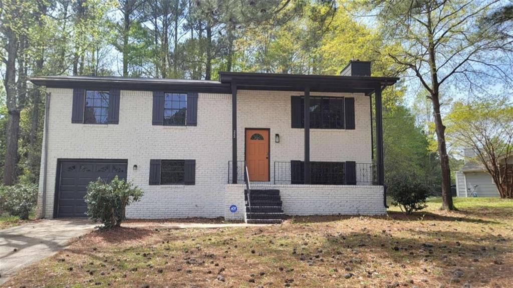 222 Montego Cir., Riverdale, GA 30274