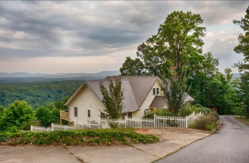 254 Sky High Dr., Blue Ridge, GA 30513
