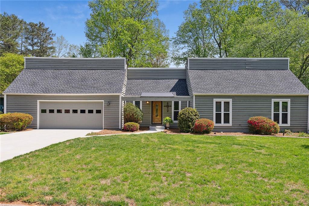 3793 Summertree Ct., Peachtree Corners, GA 30096