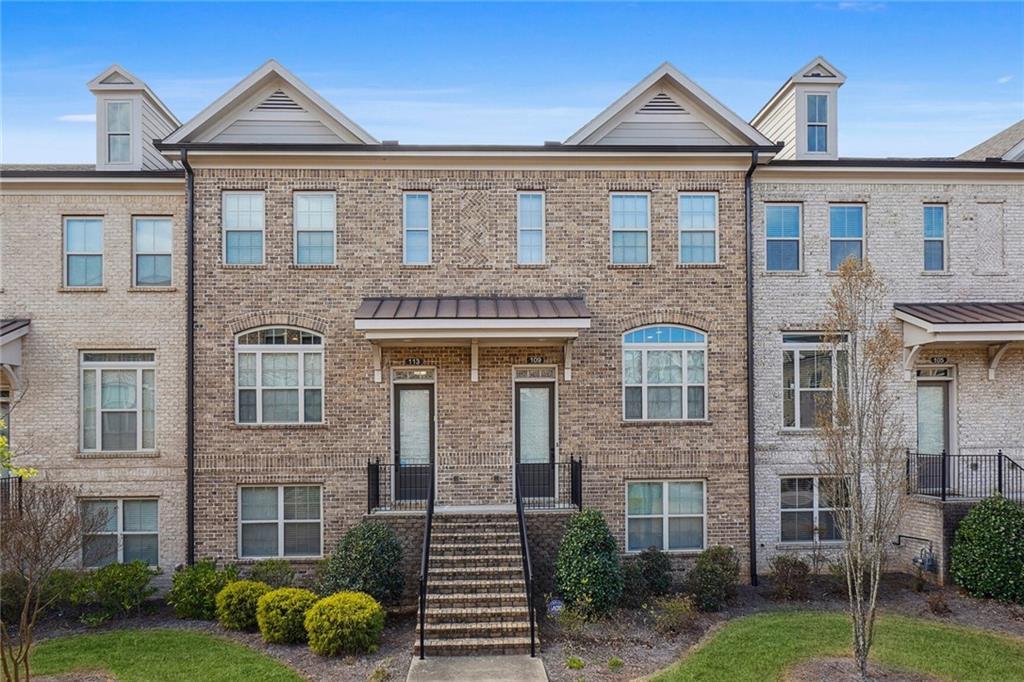 109 Laurel Crest Alley, Johns Creek, GA 30024