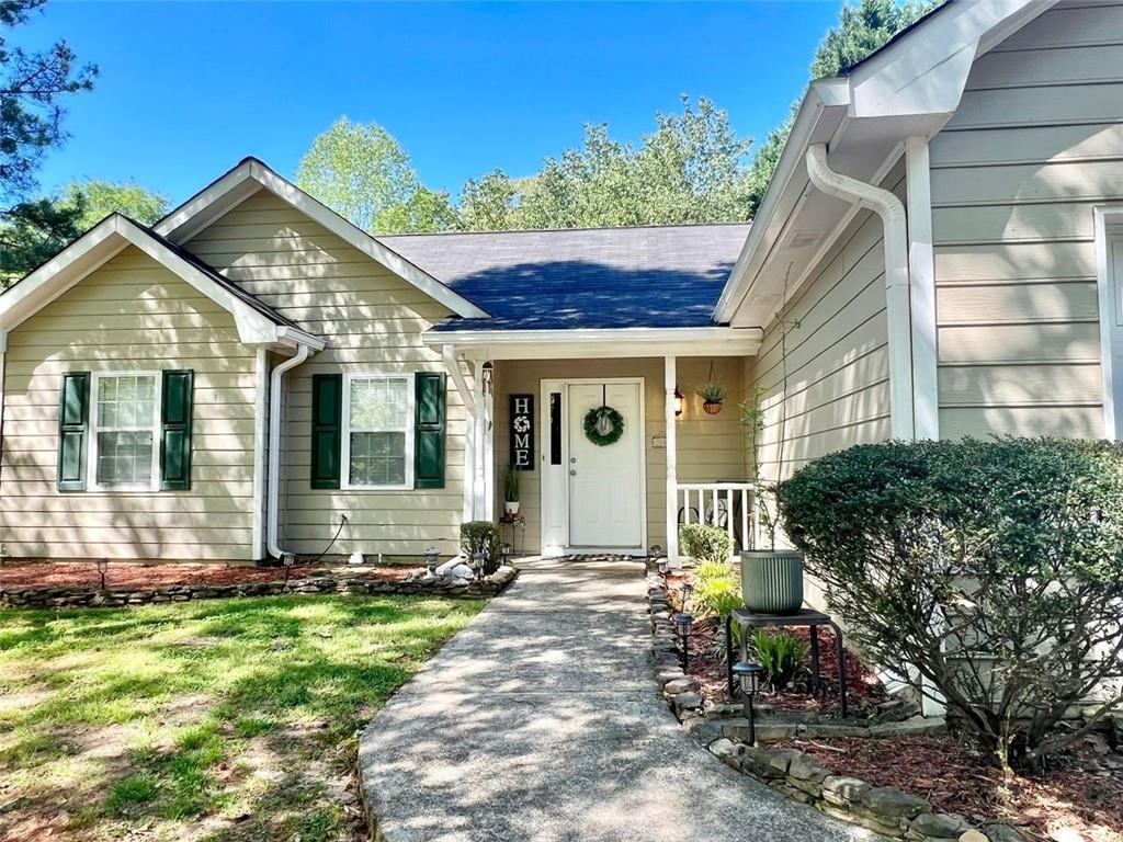 70 Oaklake Dr., Covington, GA 30016