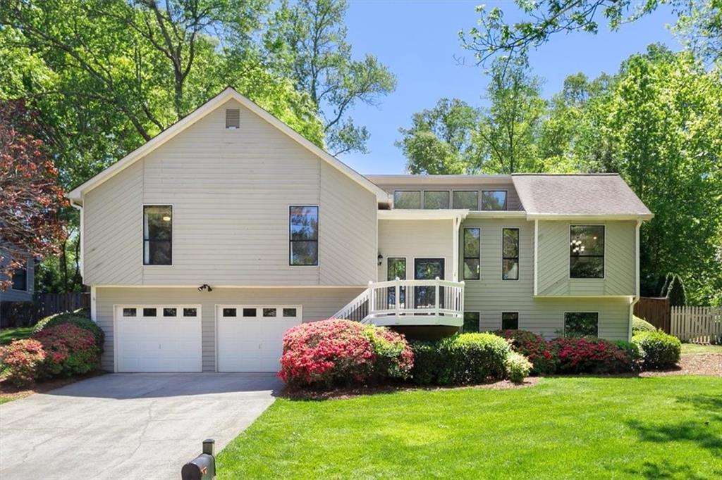 9835 Summer Oaks Dr., Roswell, GA 30076