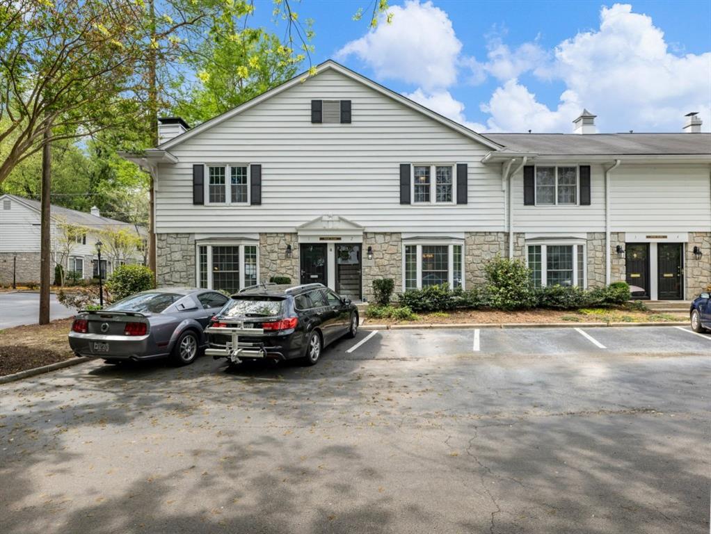 136 Peachtree Memorial Dr. #RI2, Atlanta, GA 30309