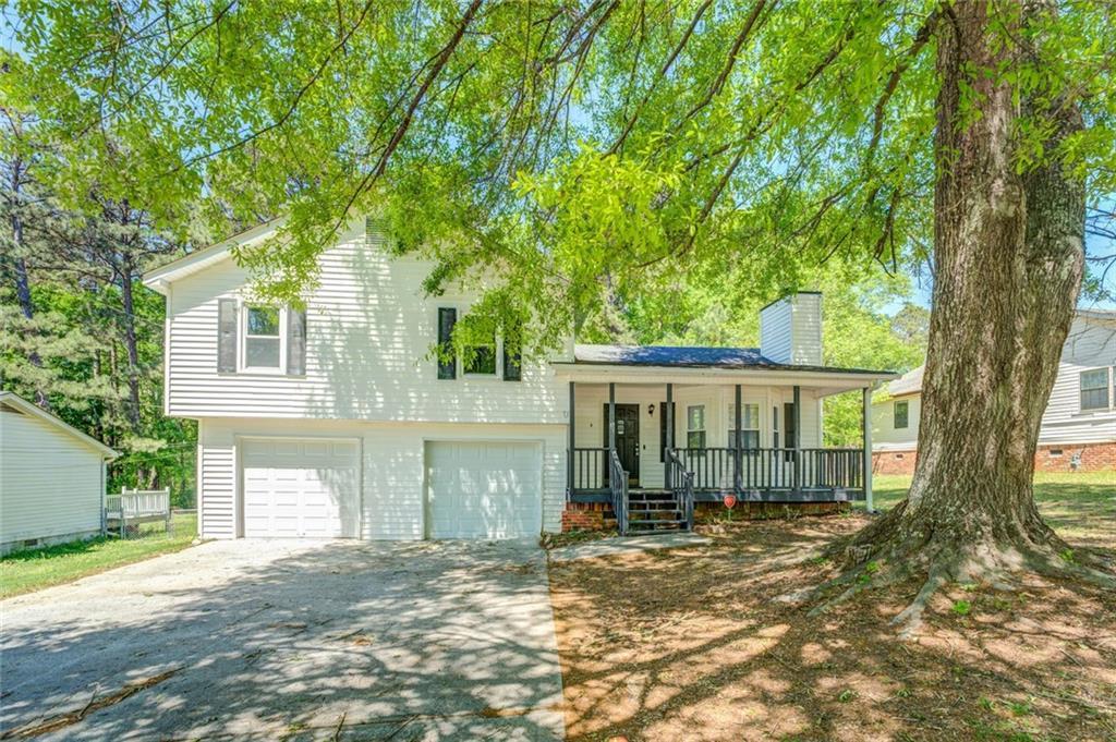 1731 Rose Garden Ln., Loganville, GA 30052