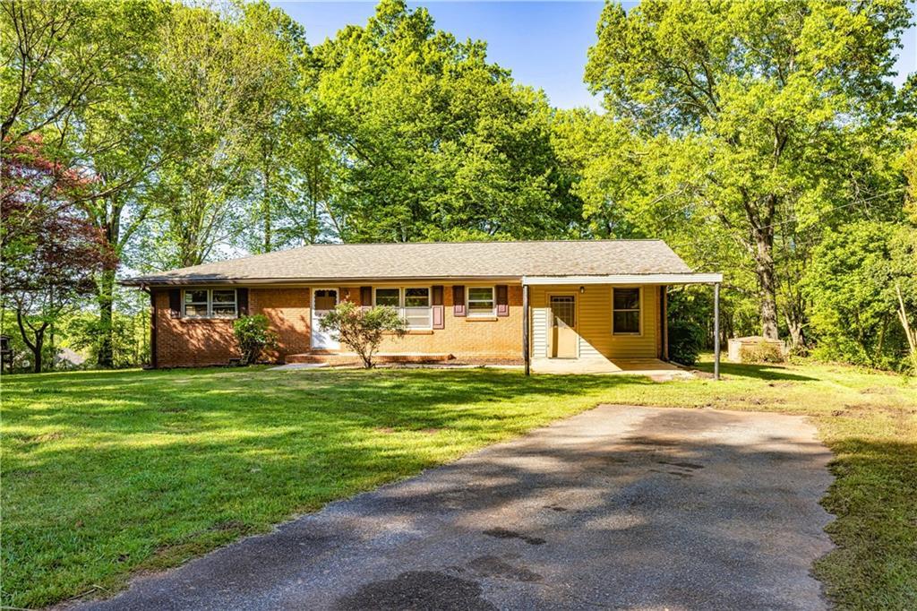 7427 Hollis Rd., Douglasville, GA 30135