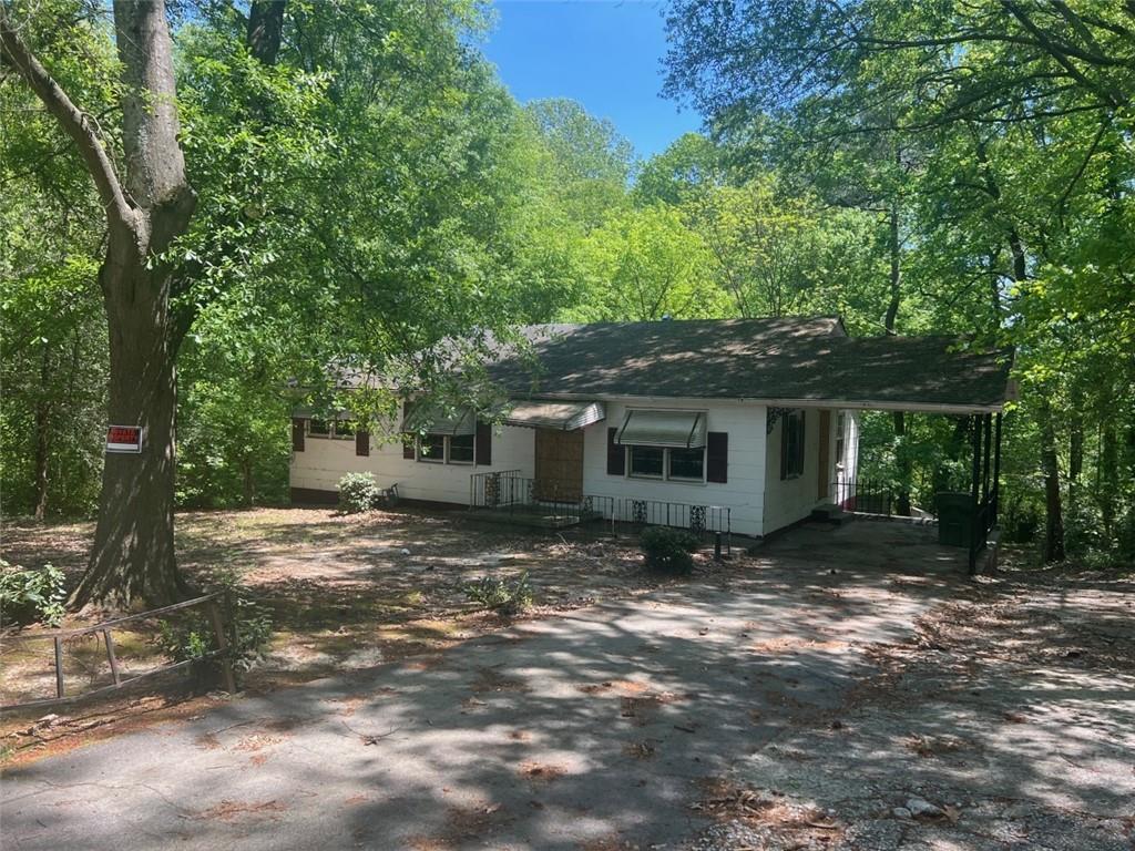 737 Bolton Rd., Atlanta, GA 30331