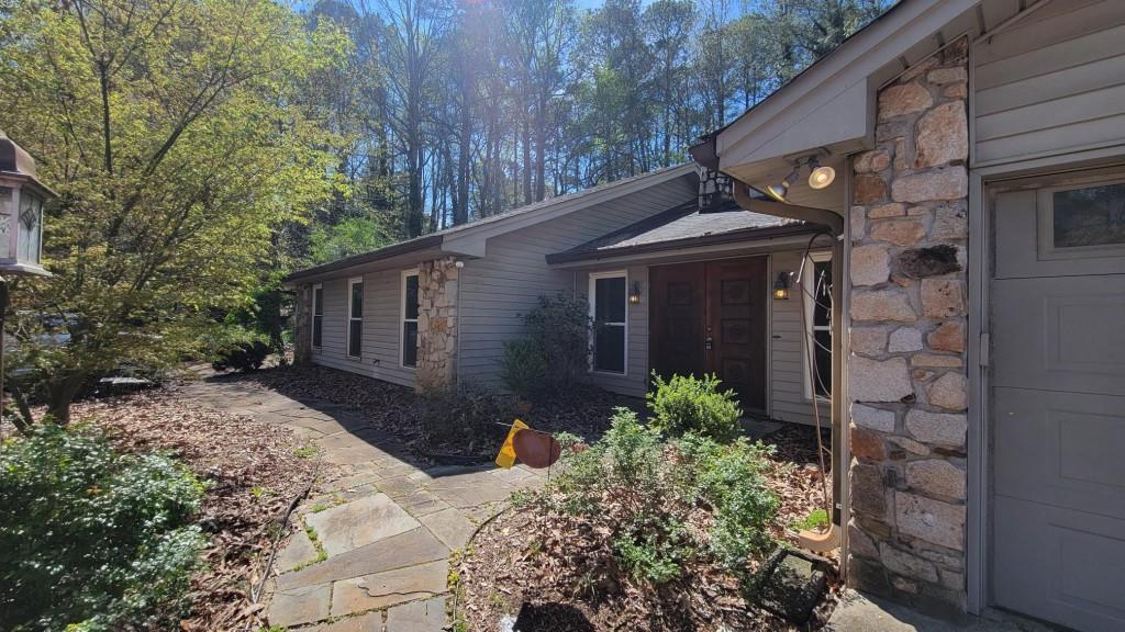 666 Chesterfield Dr., Lawrenceville, GA 30044