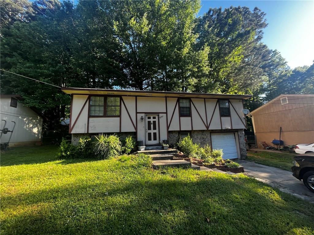 2253 Cherokee Valley Dr., Lithonia, GA 30058