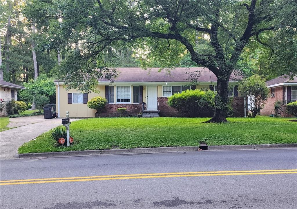 2250 Dodson Dr., East Point, GA 30344