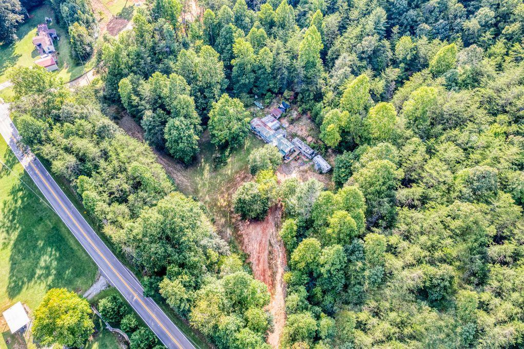 2634 Mountain View Rd., Mccaysville, GA 30555