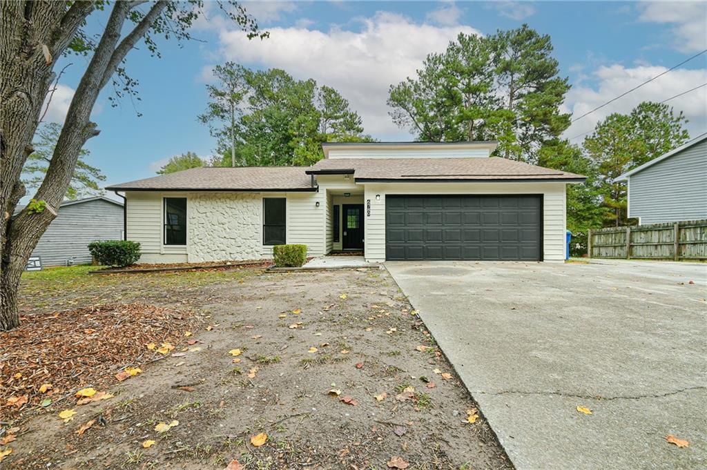 6780 Smoke Ridge Dr., Atlanta, GA 30349