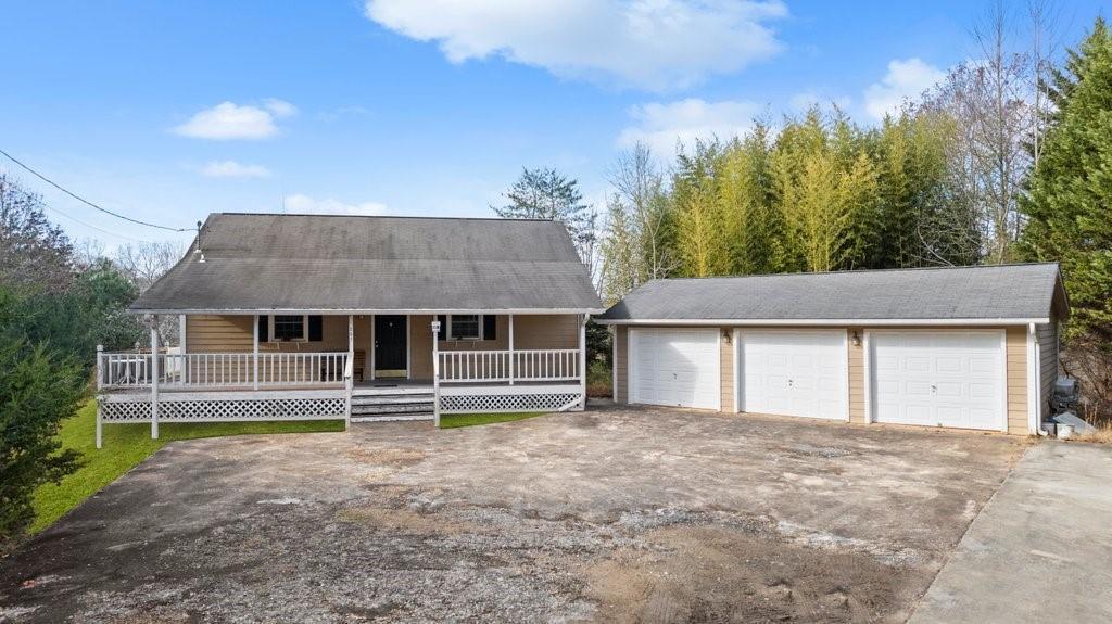 297 Deerwood Cir., Dahlonega, GA 30533