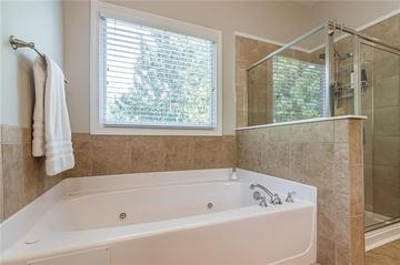 6126 Narcissa Pl., Johns Creek, GA 30097