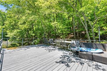 6137 White Oak Dr., Flowery Branch, GA 30542