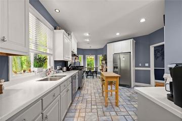 6137 White Oak Dr., Flowery Branch, GA 30542