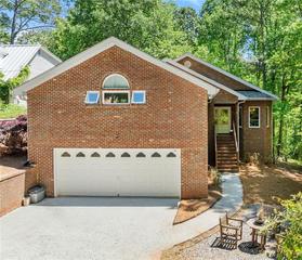6137 White Oak Dr., Flowery Branch, GA 30542