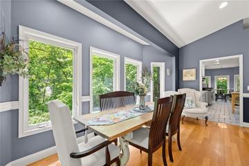 6137 White Oak Dr., Flowery Branch, GA 30542