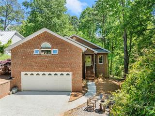 6137 White Oak Dr., Flowery Branch, GA 30542