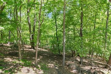 6137 White Oak Dr., Flowery Branch, GA 30542