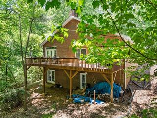 6137 White Oak Dr., Flowery Branch, GA 30542