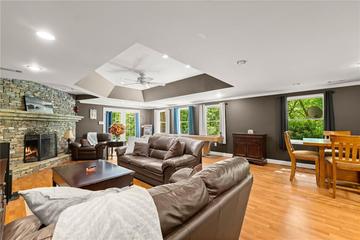 6137 White Oak Dr., Flowery Branch, GA 30542