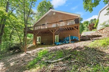 6137 White Oak Dr., Flowery Branch, GA 30542