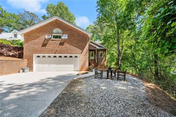 6137 White Oak Dr., Flowery Branch, GA 30542
