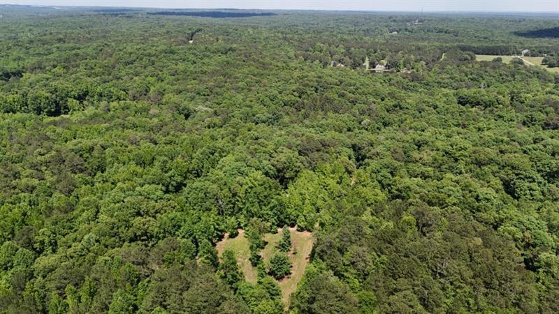 5022 Daniell Mill Rd., Winston, GA 30187