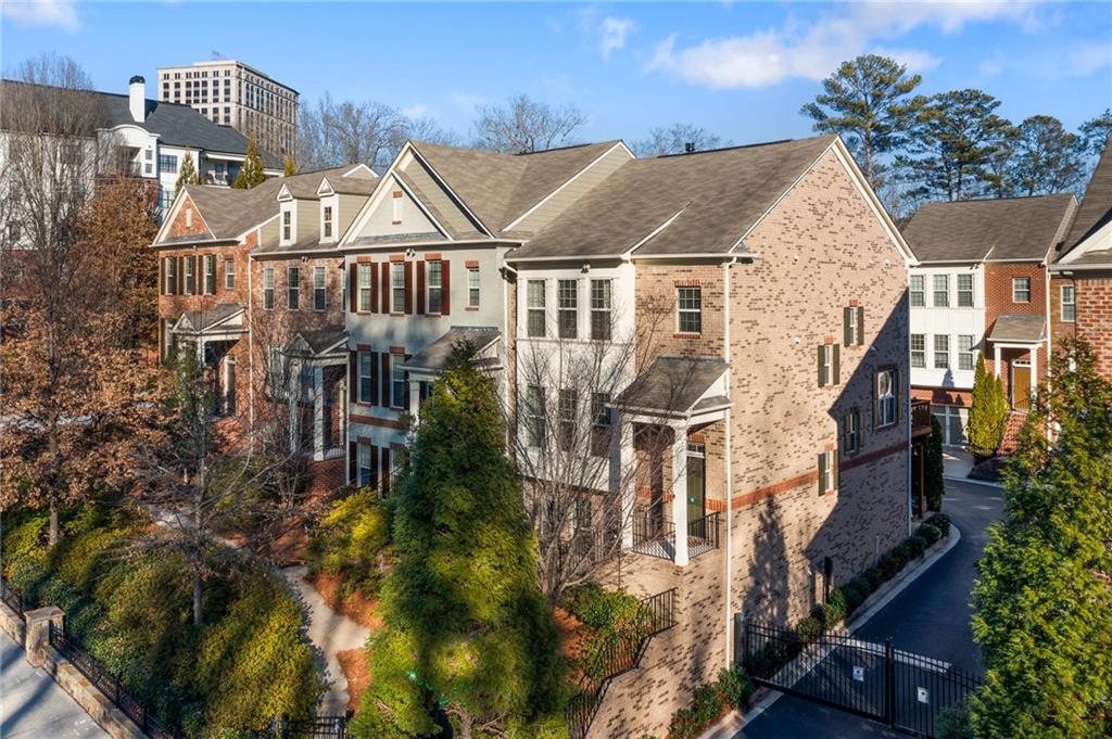 3276 Ferncliff Ln., Atlanta, GA 30324
