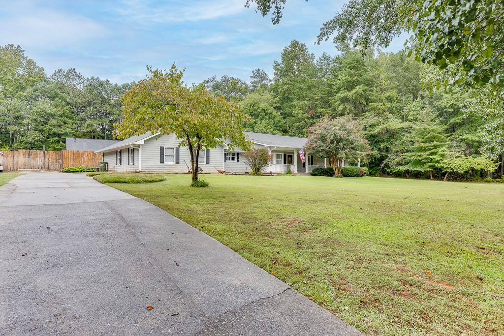 36 Lakeshore Dr., Temple, GA 30179