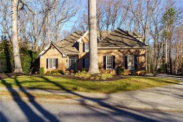 2875 Clary Hill Dr., Roswell, GA 30075