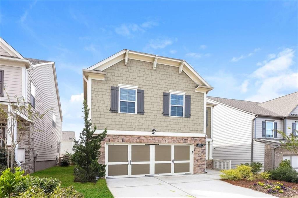 6527 Crosscreek Ln., Flowery Branch, GA 30542
