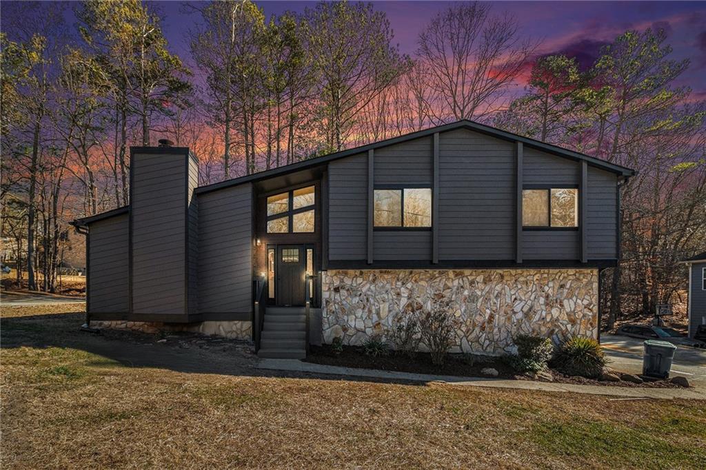 680 Timbergrove Dr., Atlanta, GA 30331