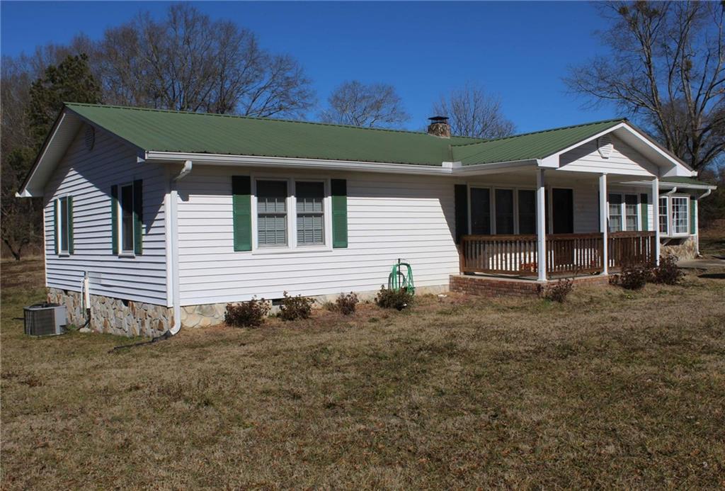 390 Garrison Rd., Carnesville, GA 30521