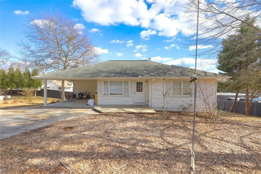 830 Forrest St., Roswell, GA 30075